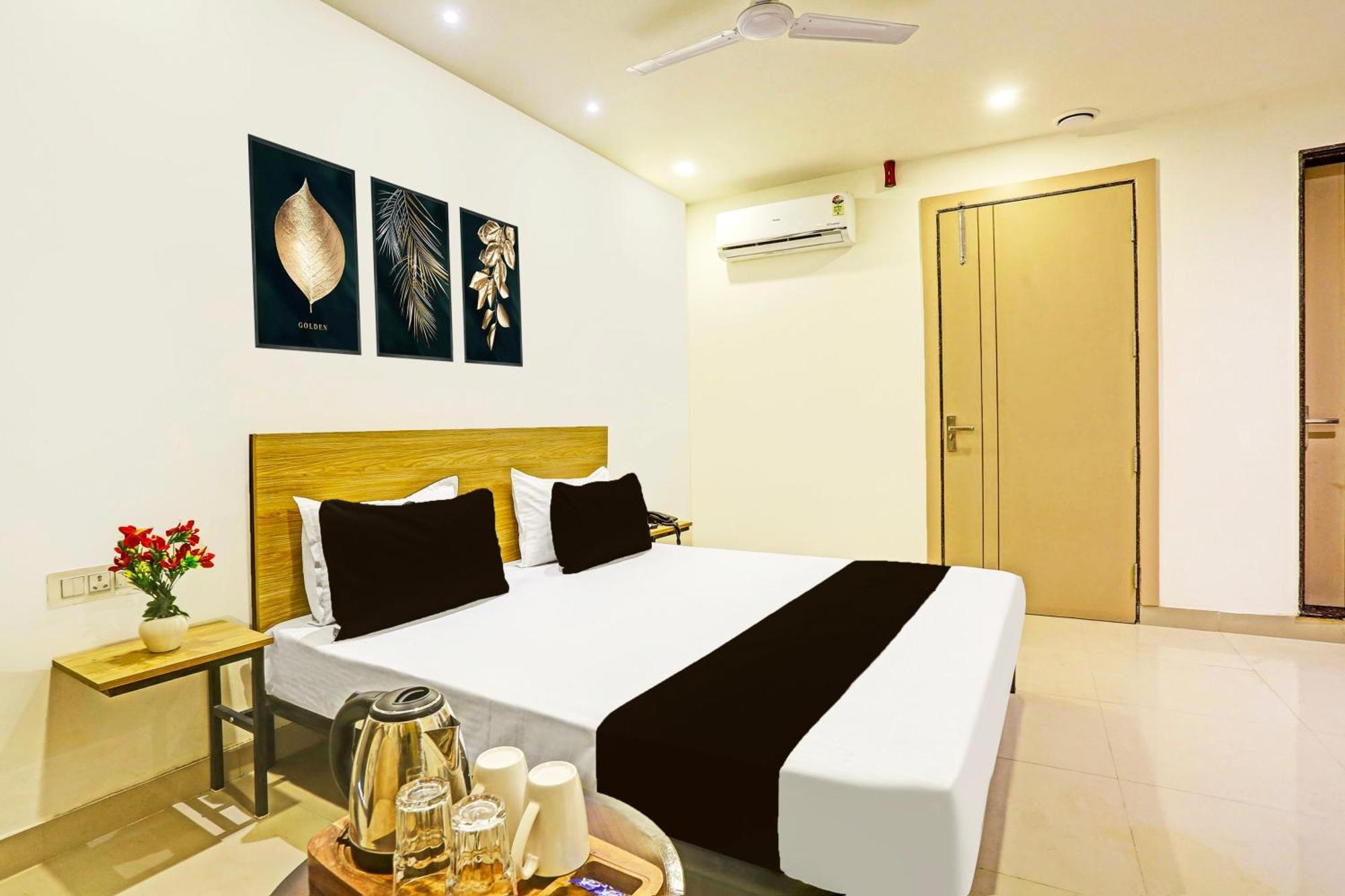 Hotel O Plush Homes Yeni Delhi Dış mekan fotoğraf