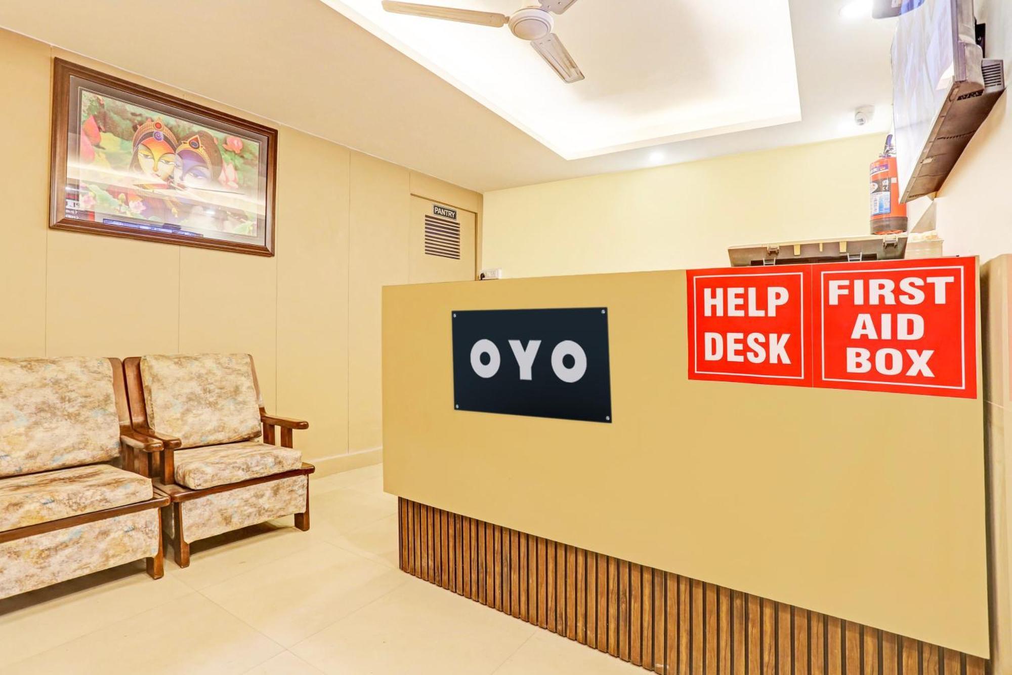 Hotel O Plush Homes Yeni Delhi Dış mekan fotoğraf